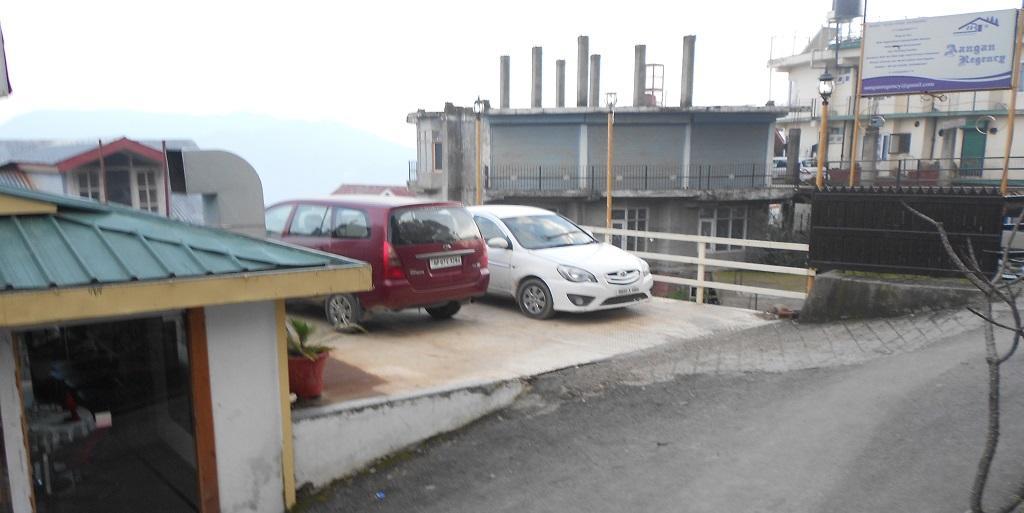 Aangan Regency Hotell Shimla Eksteriør bilde